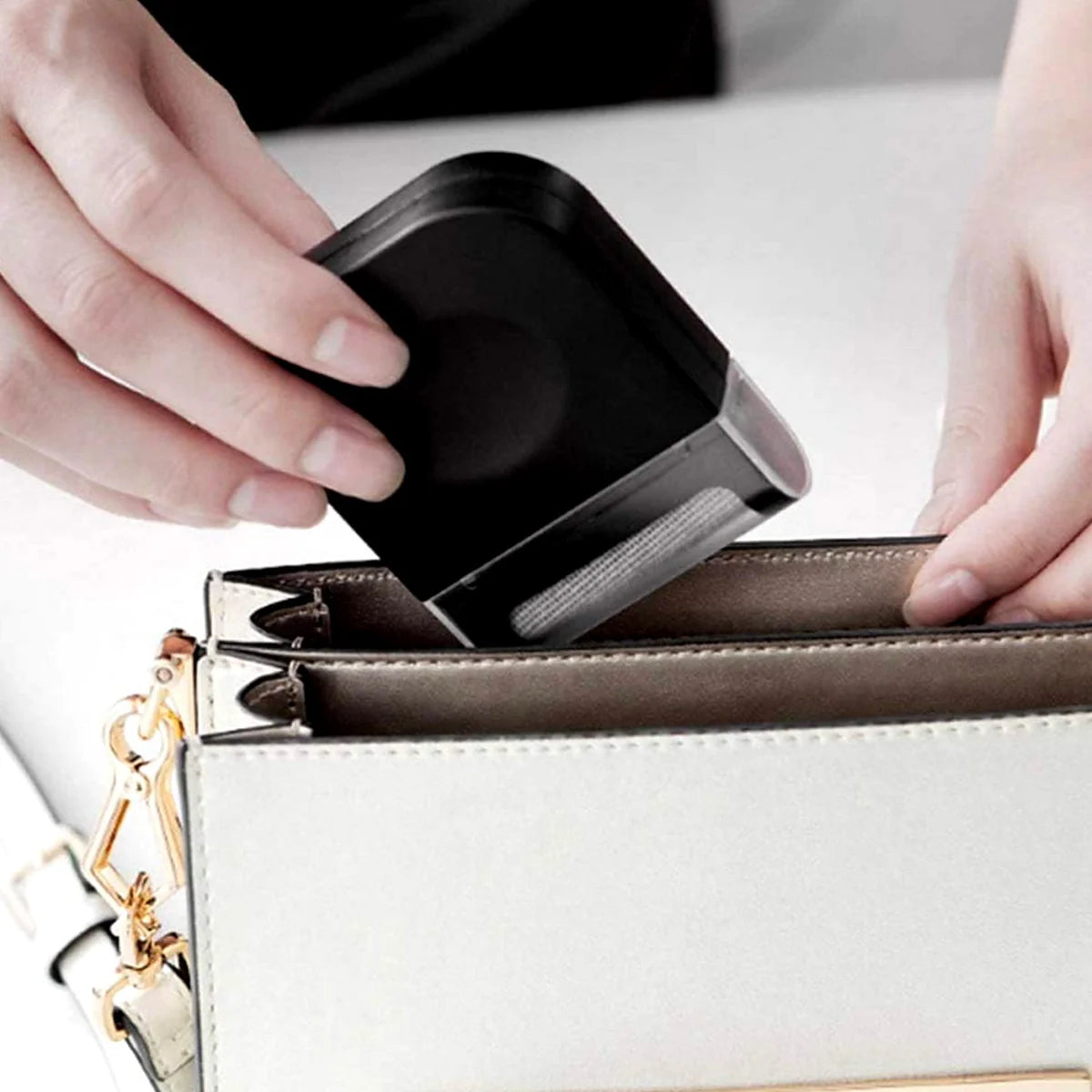 Portable Clothes Lint Remover – Razor Fuzz & Fluff Remover for Pet & Home (1 Pc)